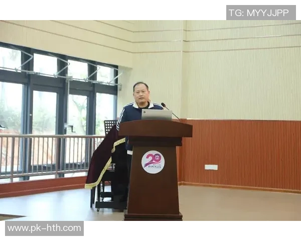 球星签名足球助力泉州足球文化发展 引领青少年热情参与体育运动