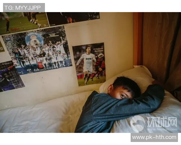 关于3号足球球星背影的神秘人物解析及其足球生涯历程 关于3号足球球星背影的神秘人物解析及其足球生涯历程